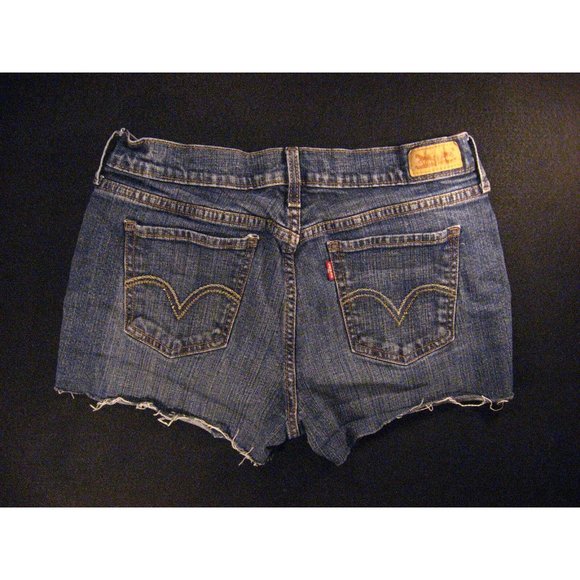 LEVIS 515 Womans CUTOFF JEAN SHORTS W 29 Blue Denim Red Tab Daisy Dukes - Picture 2 of 10